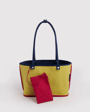 Load image into Gallery viewer, Baggu Medium Nylon Reversible Tote
