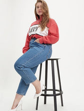 Load image into Gallery viewer, PLUS-SIZE LEVI'S: 501