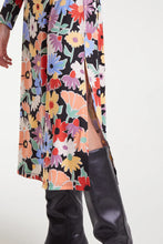 Load image into Gallery viewer, Hampton Big Print Midi Dress
