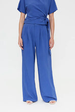 Load image into Gallery viewer, Azul Flowey Trouser
