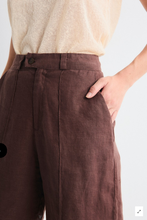Load image into Gallery viewer, Dune Linen Bermuda Short
