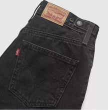 Load image into Gallery viewer, LEVI'S: Cinch Mid-Thigh Short
