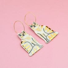 Load image into Gallery viewer, Ceramic Kitty Earrings
